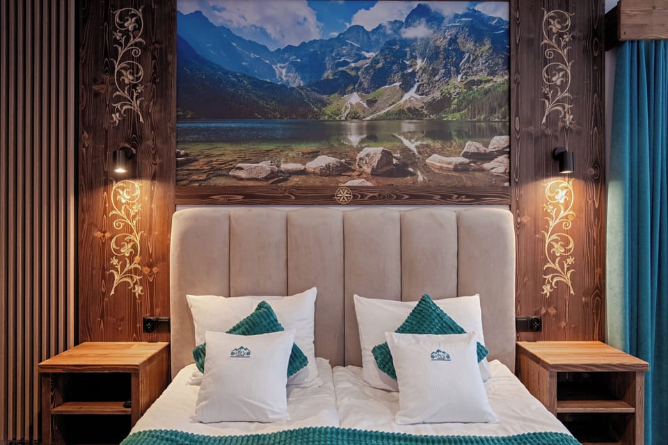 Pokoj 4-osobowy Deluxe z balkonem i widokiem na gory | 1 bedroom, free WiFi, bed sheets