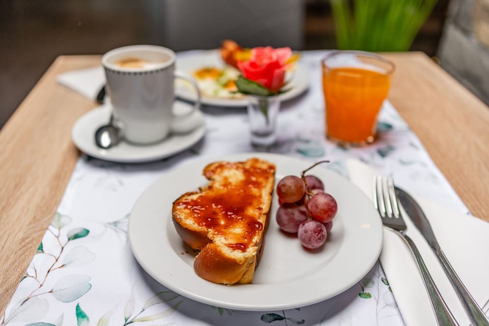 Daily buffet breakfast for a fee