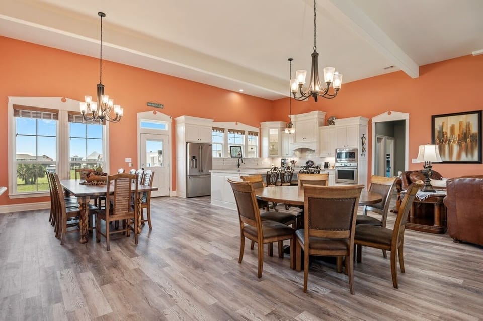 House, 5 Bedrooms | Dining