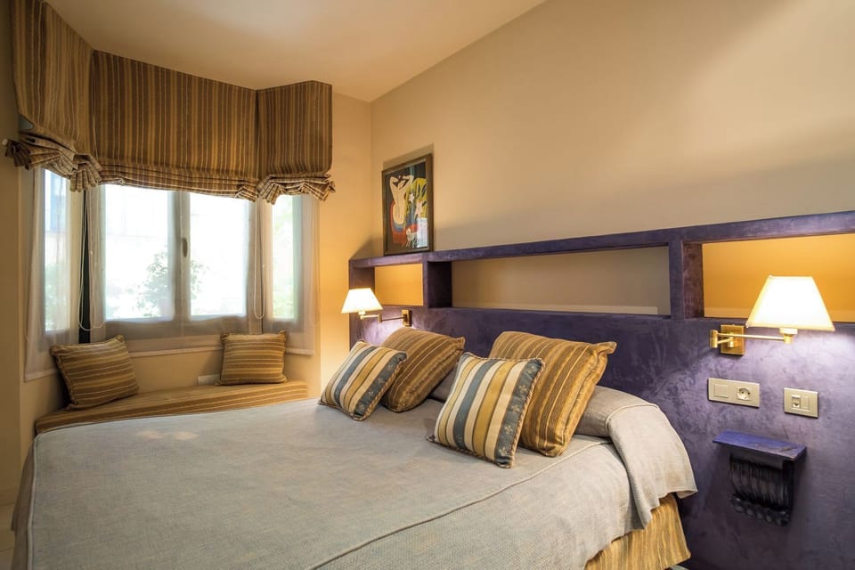 1 bedroom, in-room safe, desk, soundproofing
