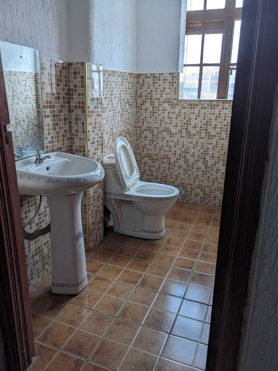 Free toiletries, slippers