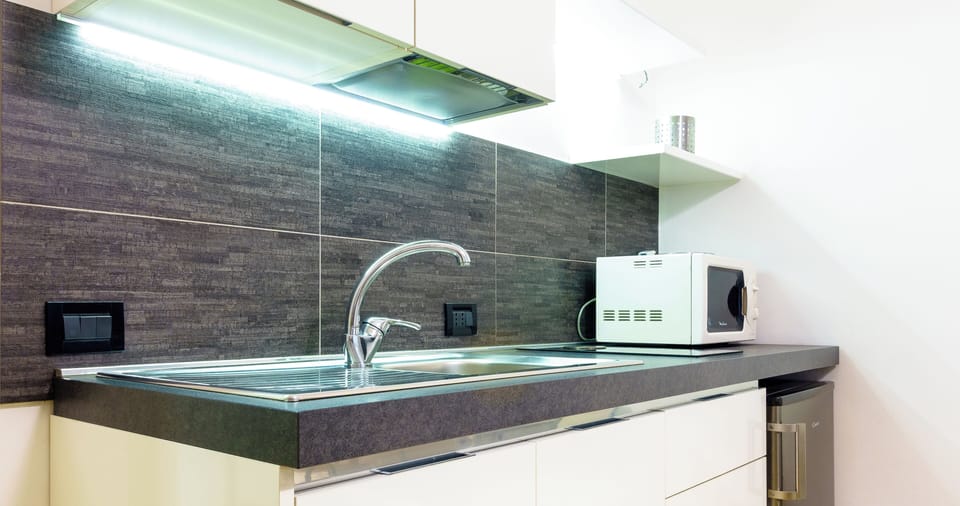 Deluxe Condo, 1 Bedroom, Kitchen | Private kitchen