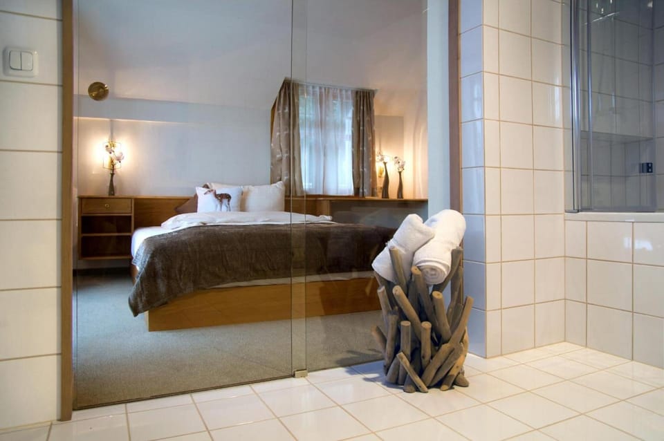 In-room safe, desk, free WiFi, bed sheets