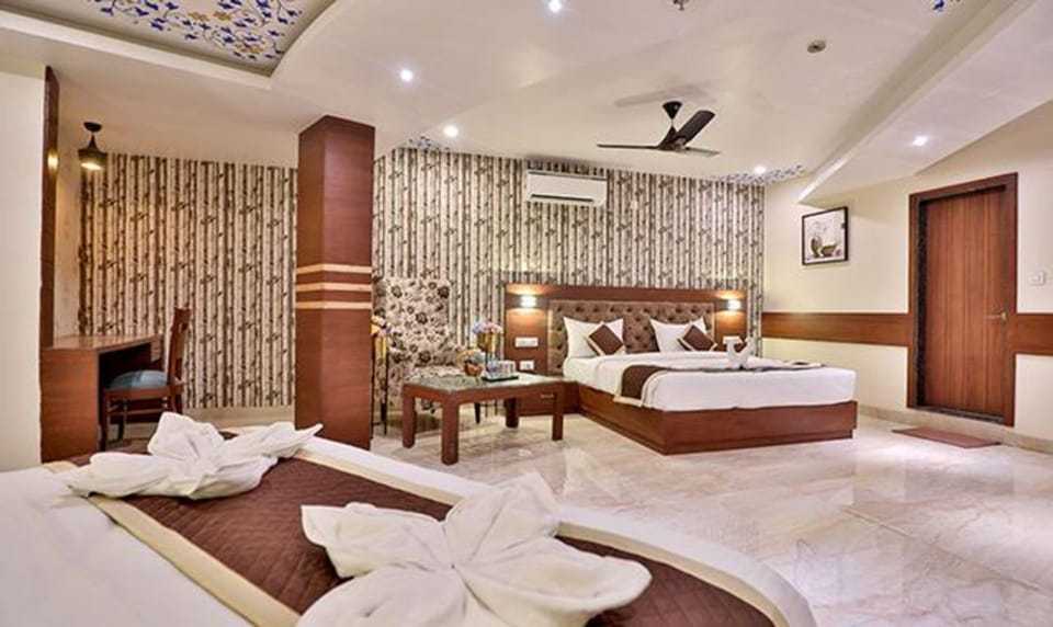 Egyptian cotton sheets, premium bedding, free WiFi, bed sheets