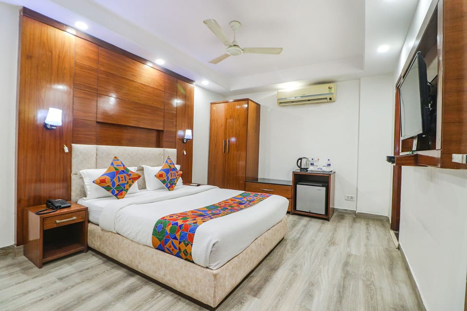 Luxury Room | Egyptian cotton sheets, premium bedding, in-room safe, free WiFi
