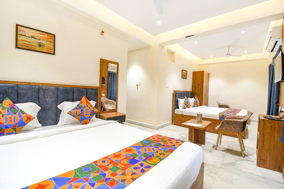 Family Room | Egyptian cotton sheets, premium bedding, in-room safe, free WiFi