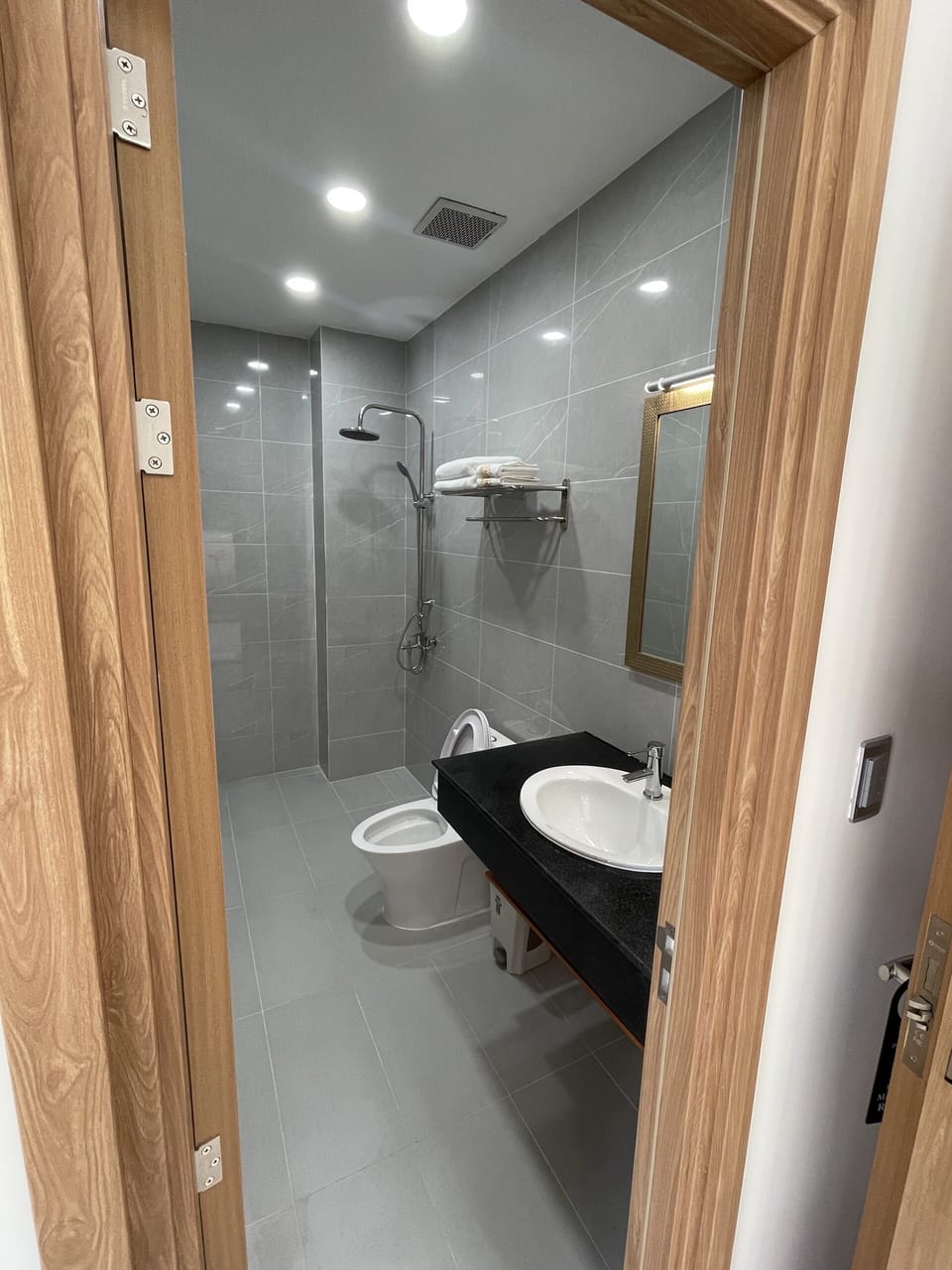 Panoramic Suite, Beach View | Bathroom | Shower, hydromassage showerhead, designer toiletries, hair dryer