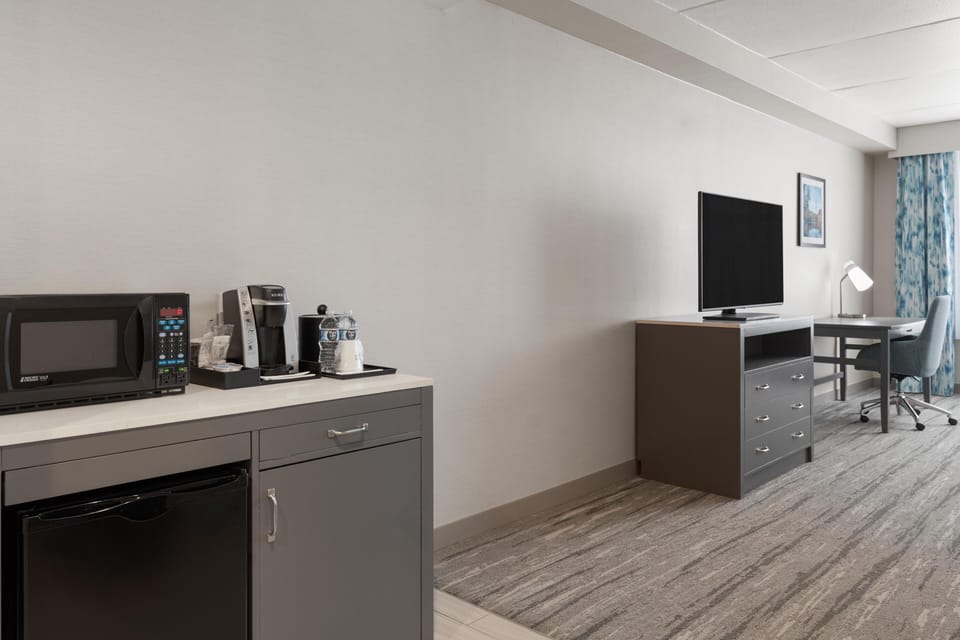 Room, 2 Queen Beds, Accessible, Bathtub | In-room safe, iron/ironing board, free cribs/infant beds, rollaway beds