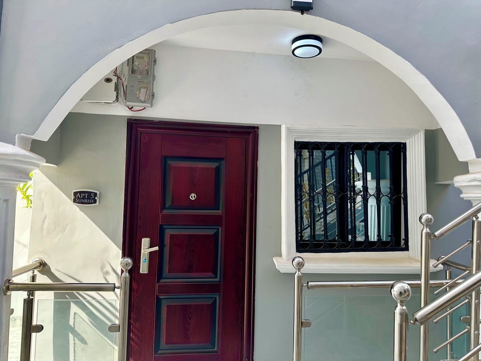 Apartment, 1 Bedroom, Smoking, Balcony | Property entrance