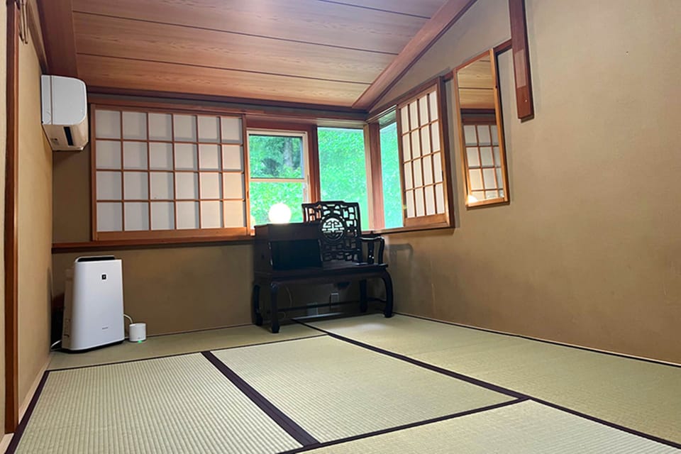Down comforters, desk, laptop workspace, free WiFi