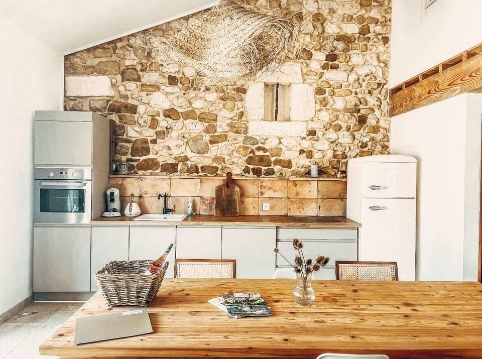 La Belle Epoque | Private kitchen | Full-size fridge, microwave, oven, stovetop