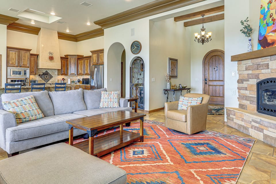 House (4 Bedrooms) | Interior