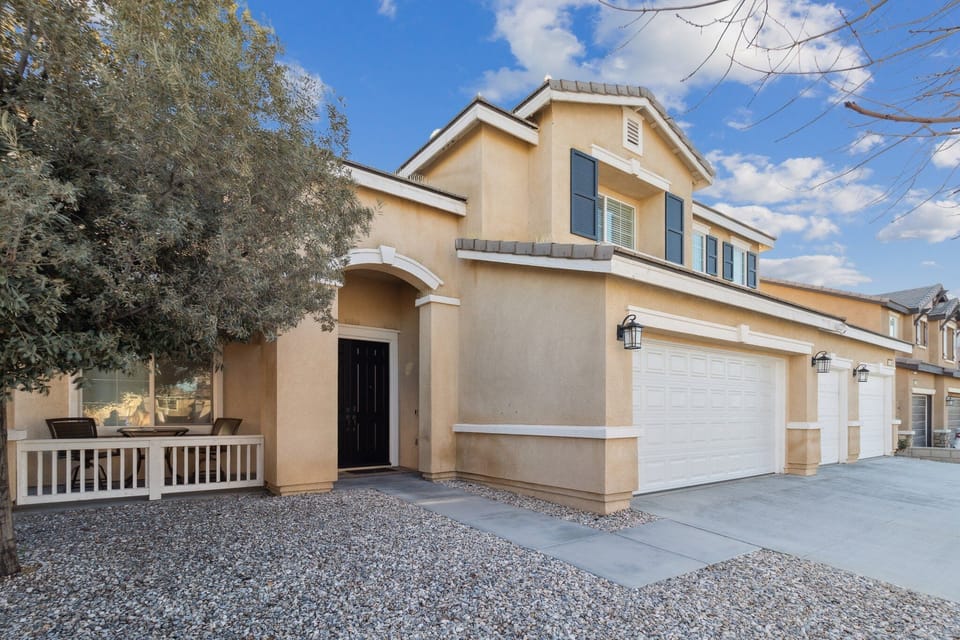 House, 5 Bedrooms | Exterior