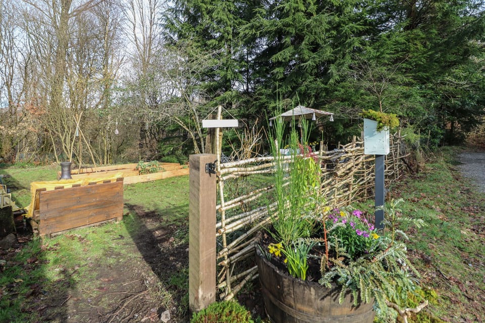 Cottage | Property grounds