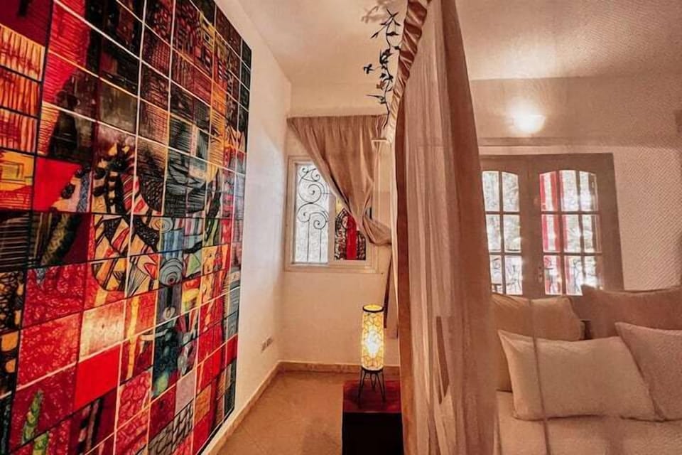 Comfort Room | Individually decorated, desk, laptop workspace, free WiFi