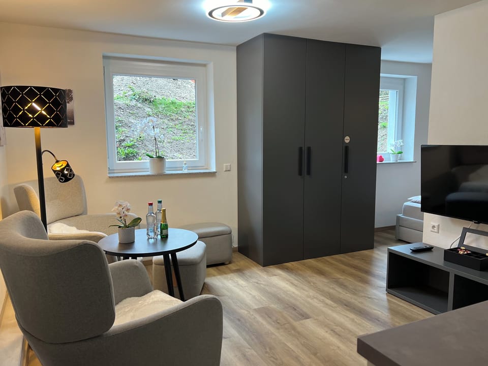 Apartment, 1 Bedroom, Garden View | Living room