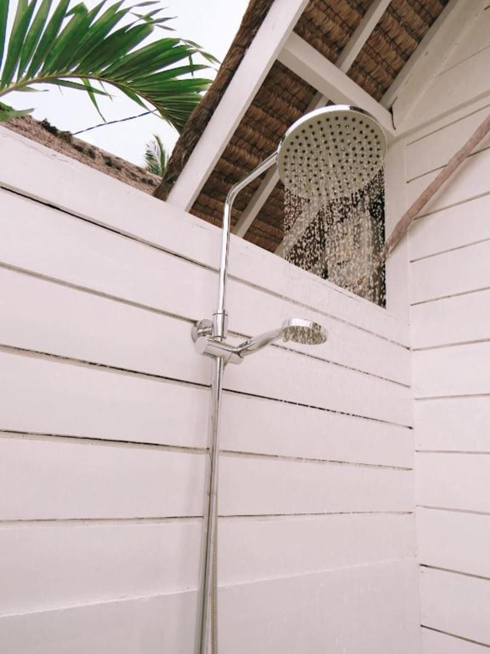 Standard Double Room | Bathroom | Shower, rainfall showerhead, free toiletries, bidet
