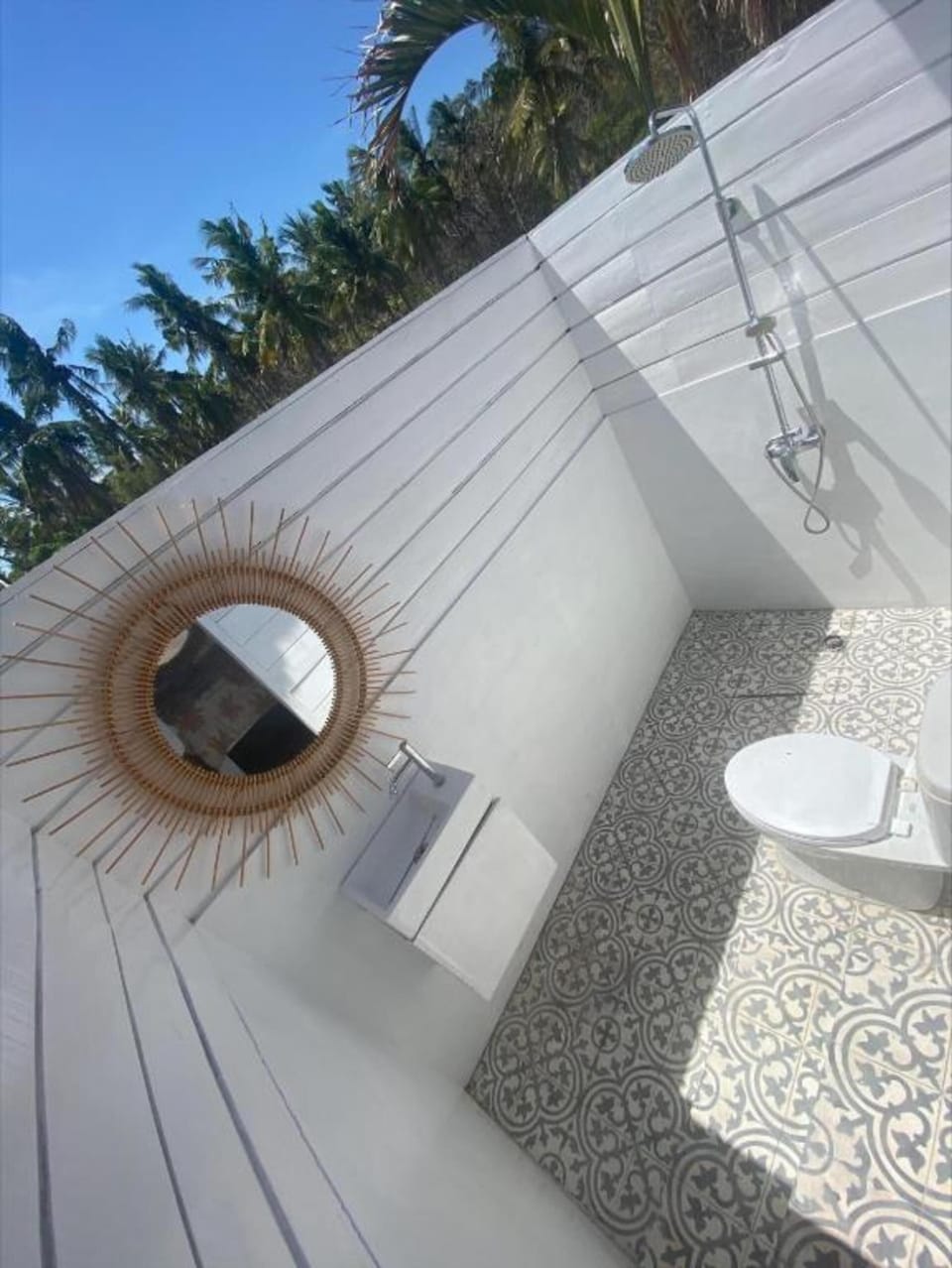 Standard Double Room | Bathroom | Shower, rainfall showerhead, free toiletries, bidet