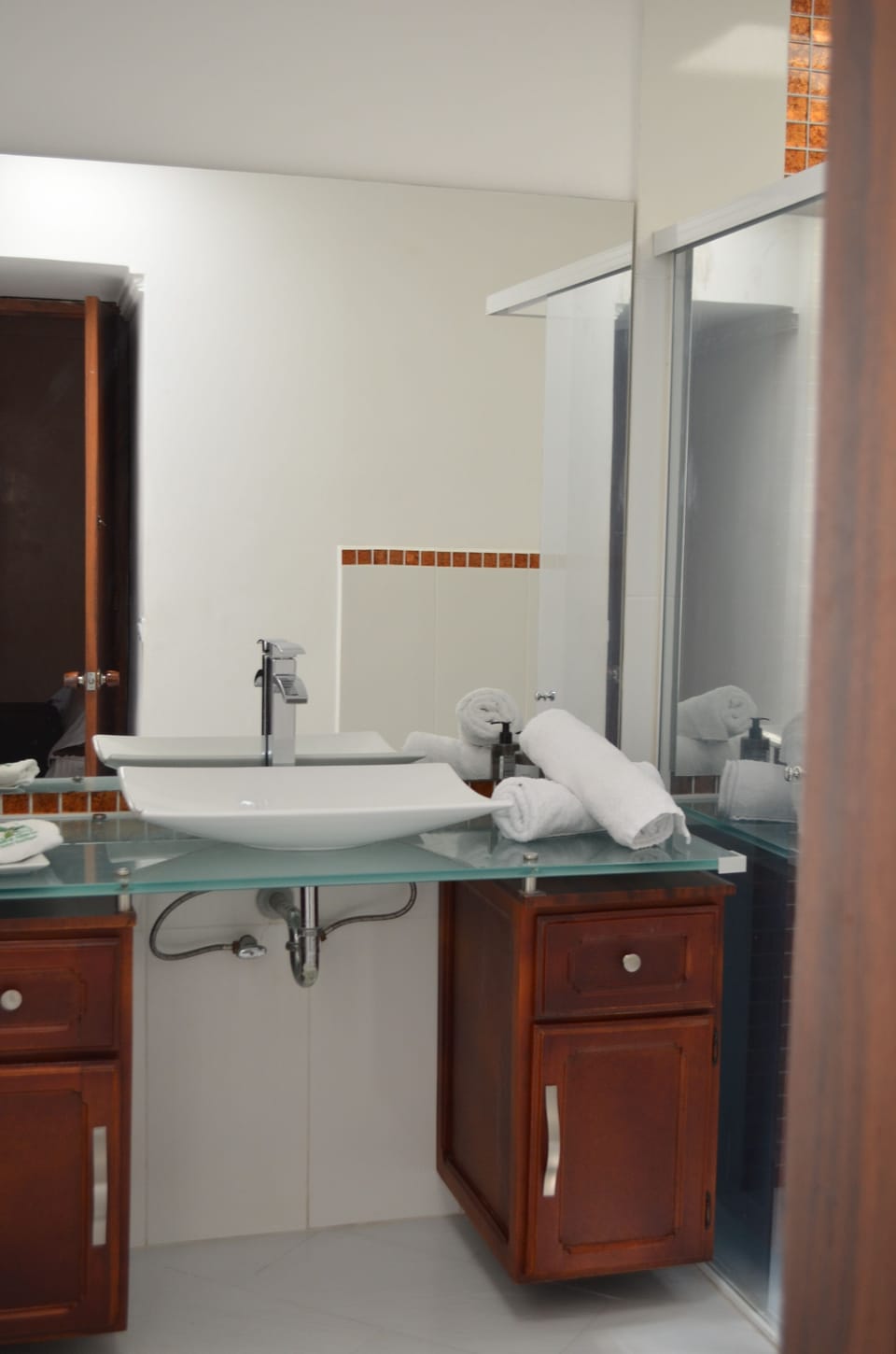 Standard Double Room | Bathroom | Free toiletries