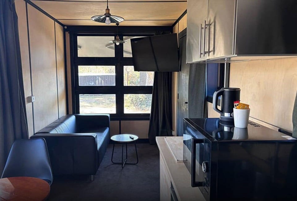 Signature Cabin, 1 Queen Bed with Sofa bed | Living area