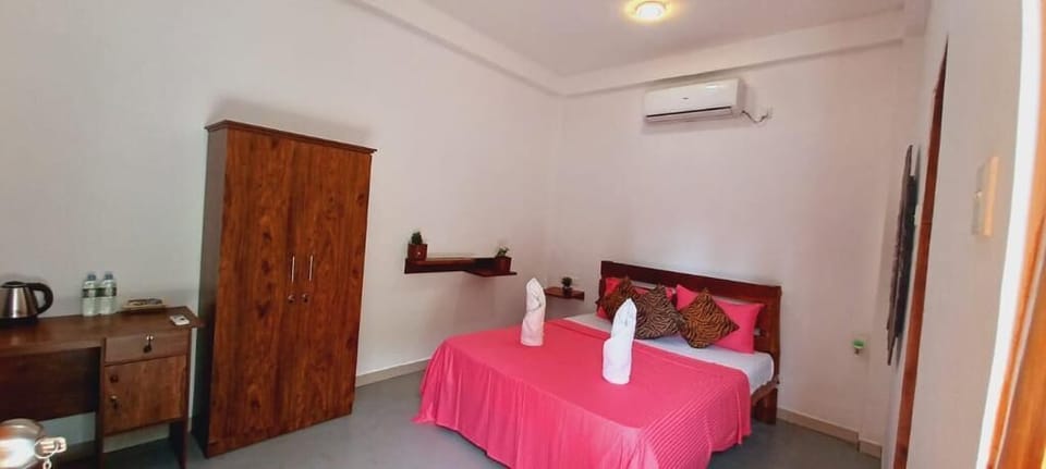 Deluxe Double Room | Desk, iron/ironing board