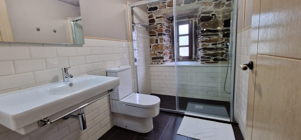 Family Room, Non Smoking, Garden View | Bathroom | Shower, rainfall showerhead, hair dryer, heated floors