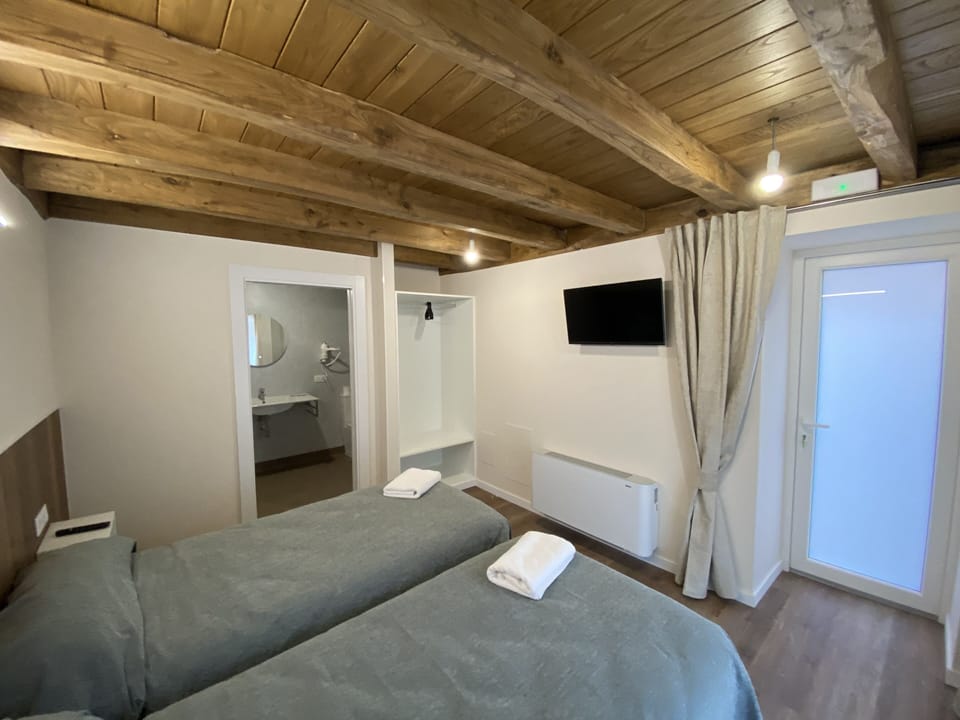 Standard Twin Room | Free WiFi