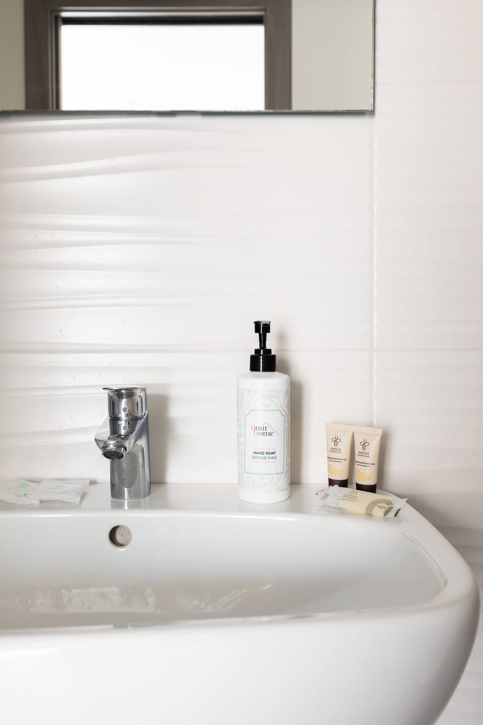 Standard Room, Balcony | Bathroom | Shower, free toiletries, hair dryer, bidet