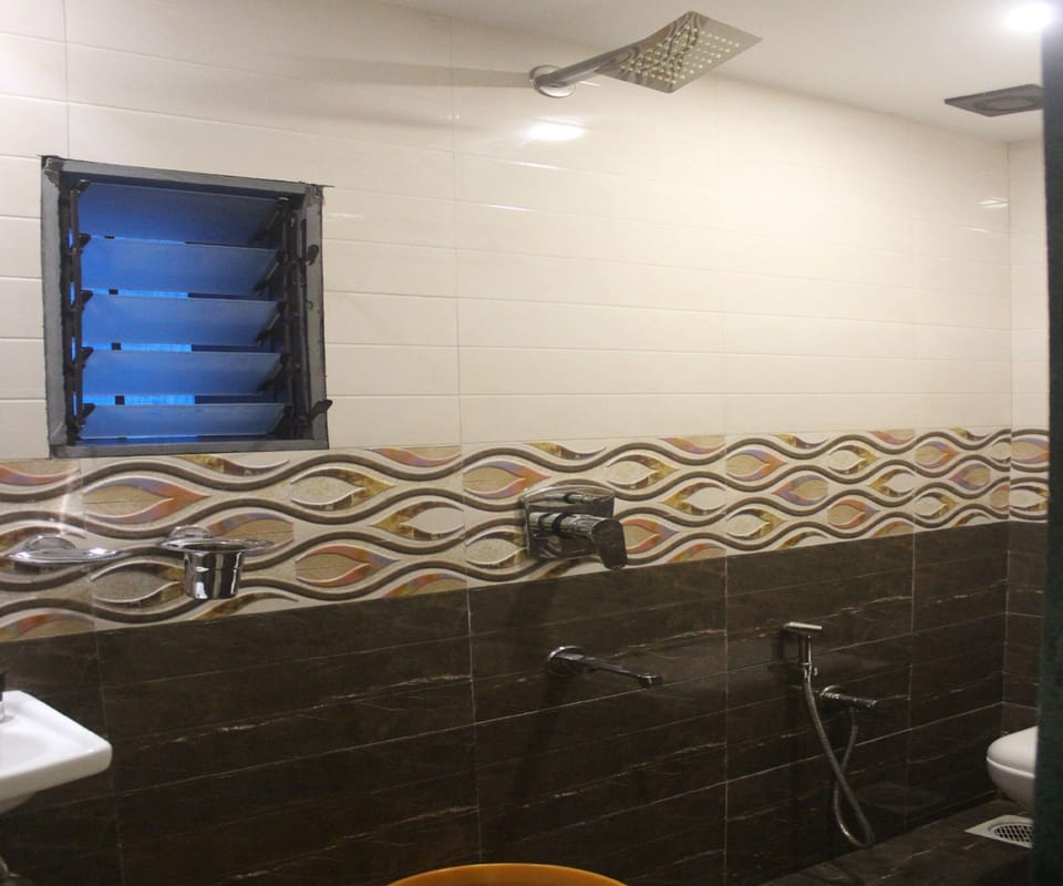 Deluxe Room | Bathroom