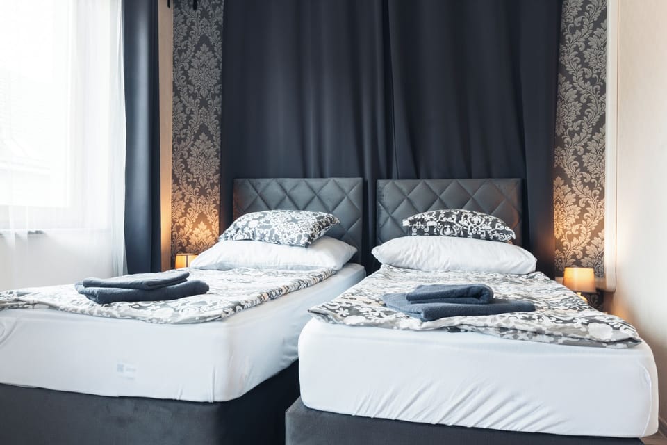 Deluxe Room | In-room safe, desk, blackout drapes, free WiFi