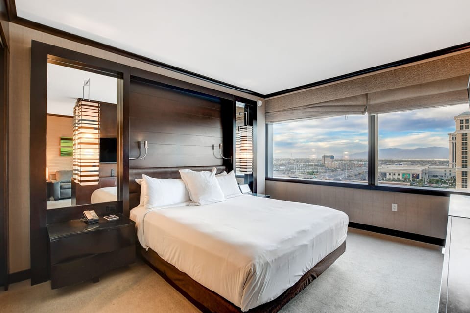 Premium bedding, pillowtop beds, minibar, in-room safe
