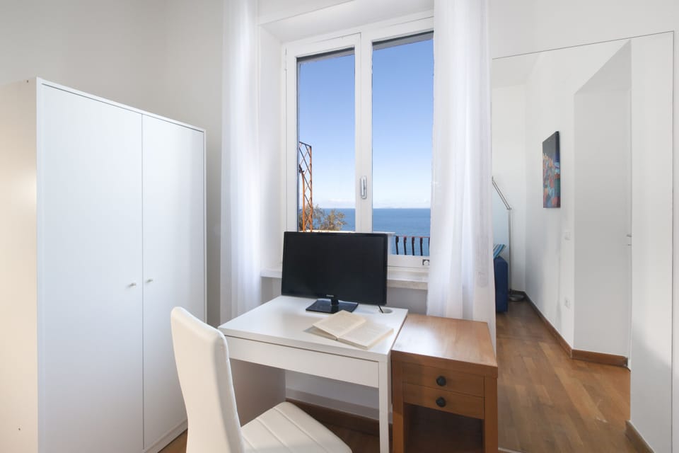 Panoramic Apartment, Balcony, Sea View | 4 bedrooms, desk, iron/ironing board, free WiFi