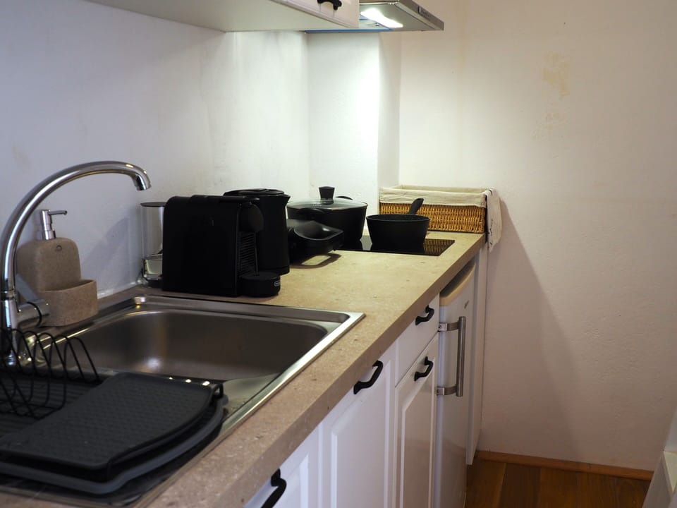 Exclusive Apartment, Sea View | Private kitchen | Electric kettle
