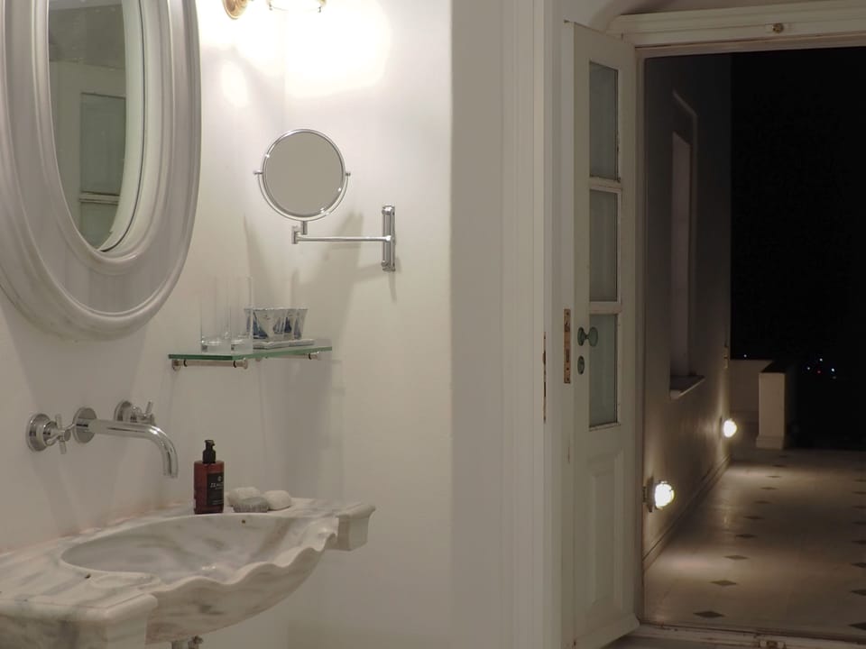 Exclusive Apartment, Sea View | Bathroom | Towels