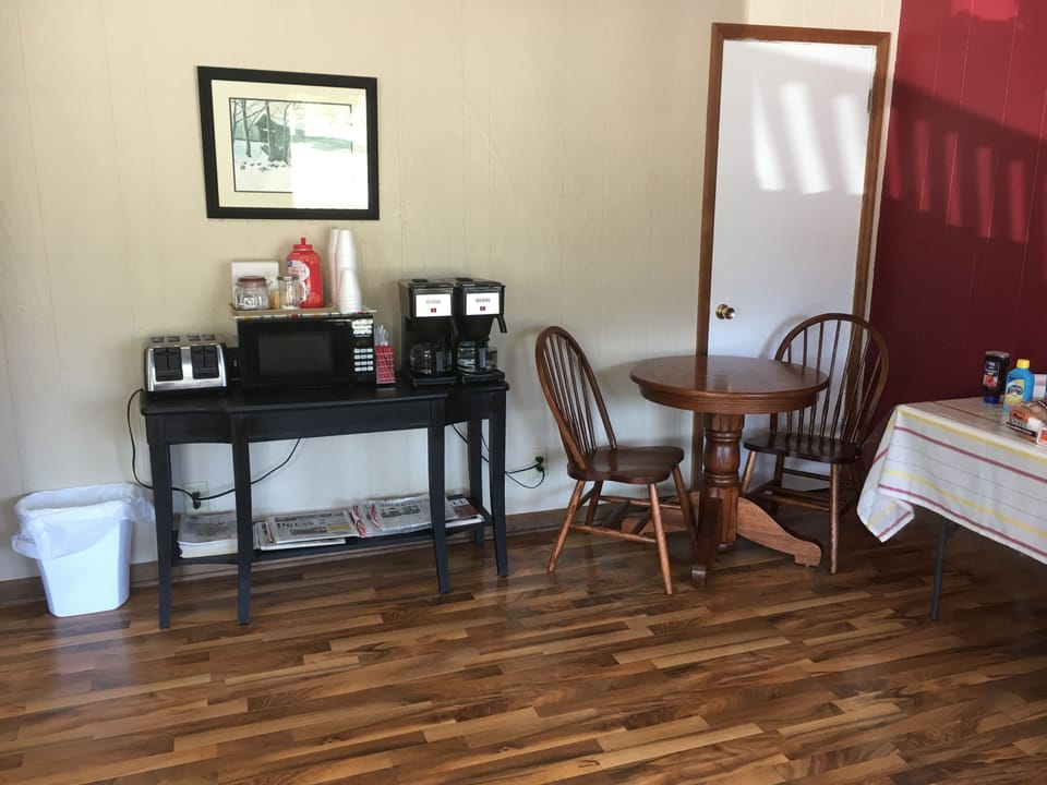 Free daily continental breakfast