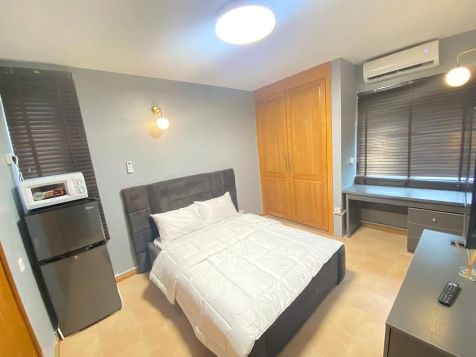 Soundproofing, iron/ironing board, free WiFi