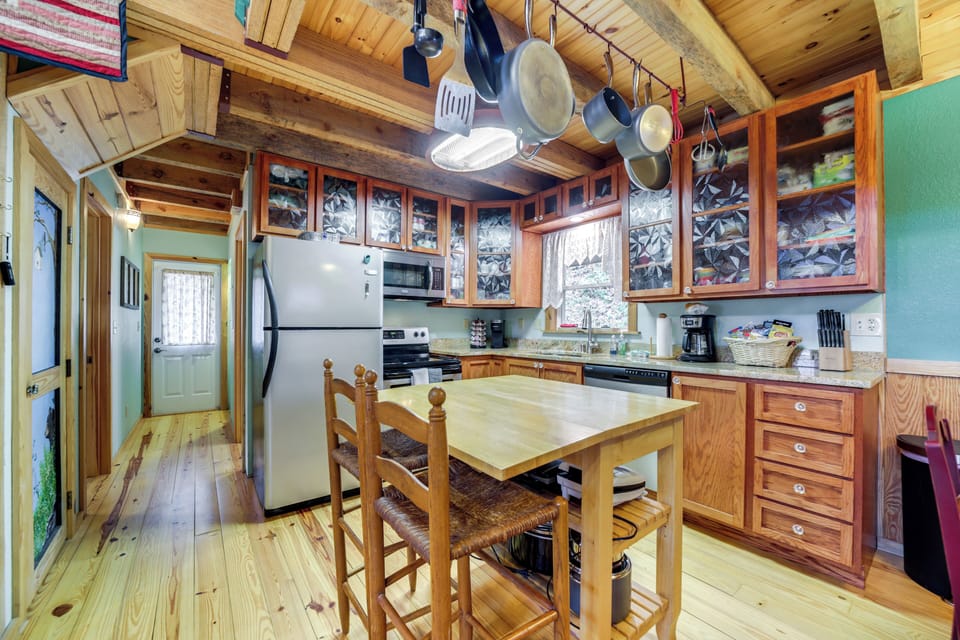 House (2 Bedrooms) | Interior