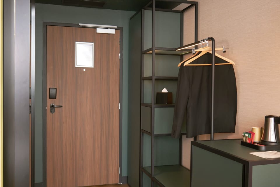 Classic Room, 2 Twin Beds, River View | Premium bedding, memory foam beds, minibar, laptop workspace