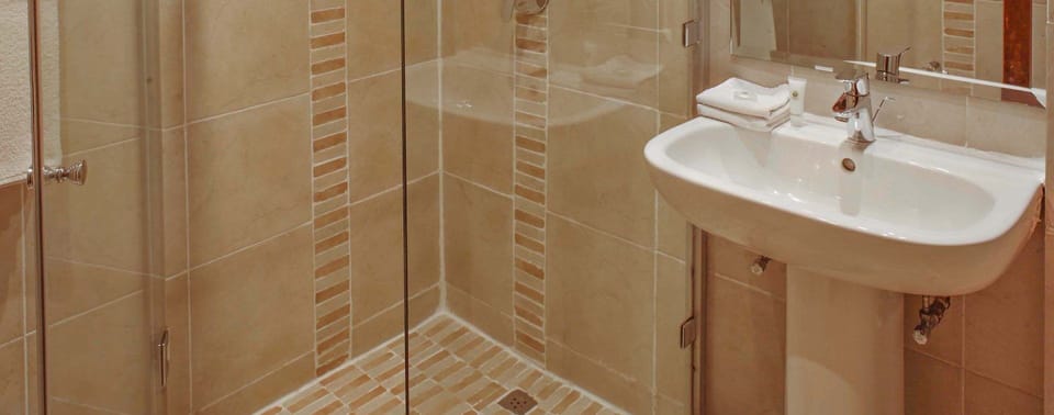 Classic King Cabin | Bathroom