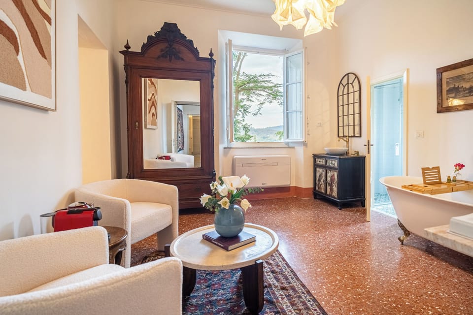 Junior Suite, 1 King Bed, Hill View | Premium bedding, pillowtop beds, in-room safe, desk