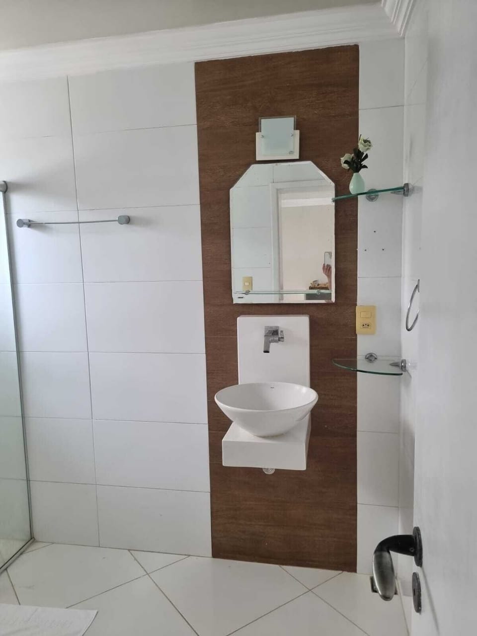 Standard Room | Bathroom | Shower, hair dryer, towels, soap