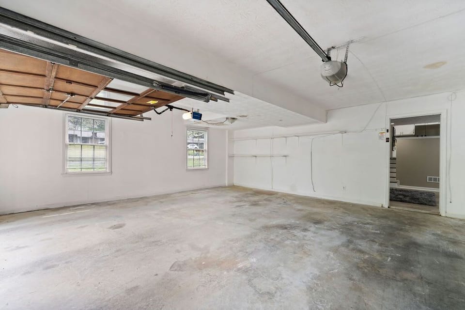 House | 4 bedrooms, iron/ironing board, Internet