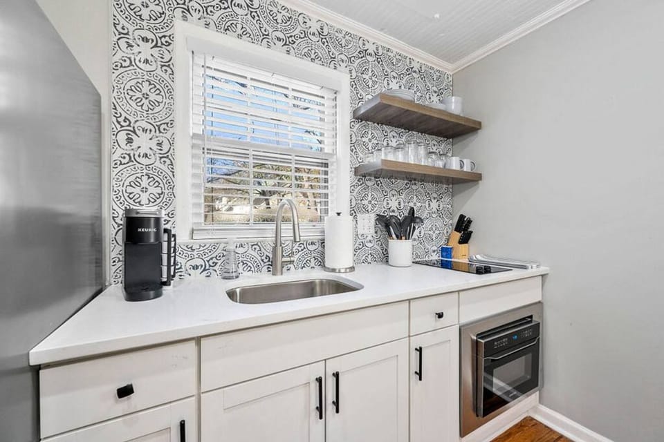 House | Private kitchen | Fridge, stovetop
