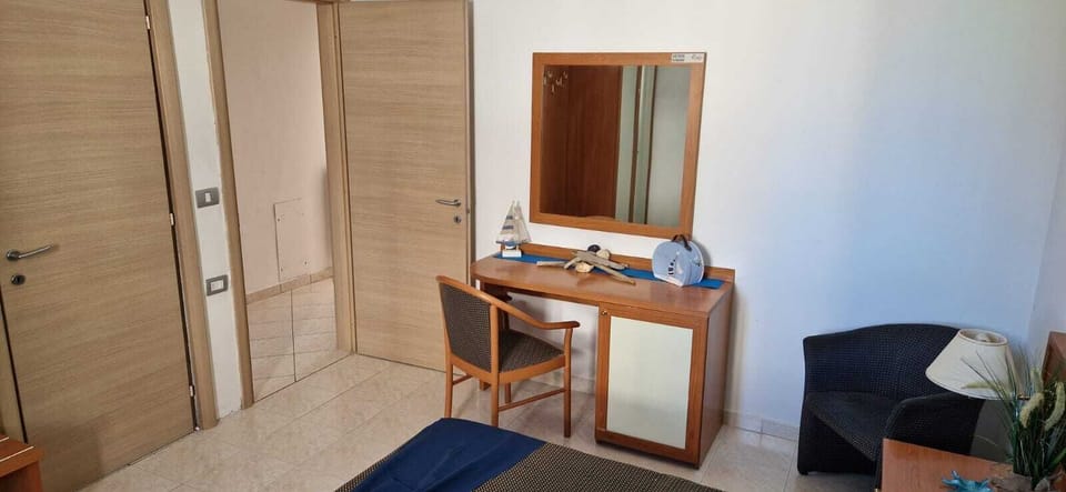 Minibar, in-room safe, desk, blackout drapes