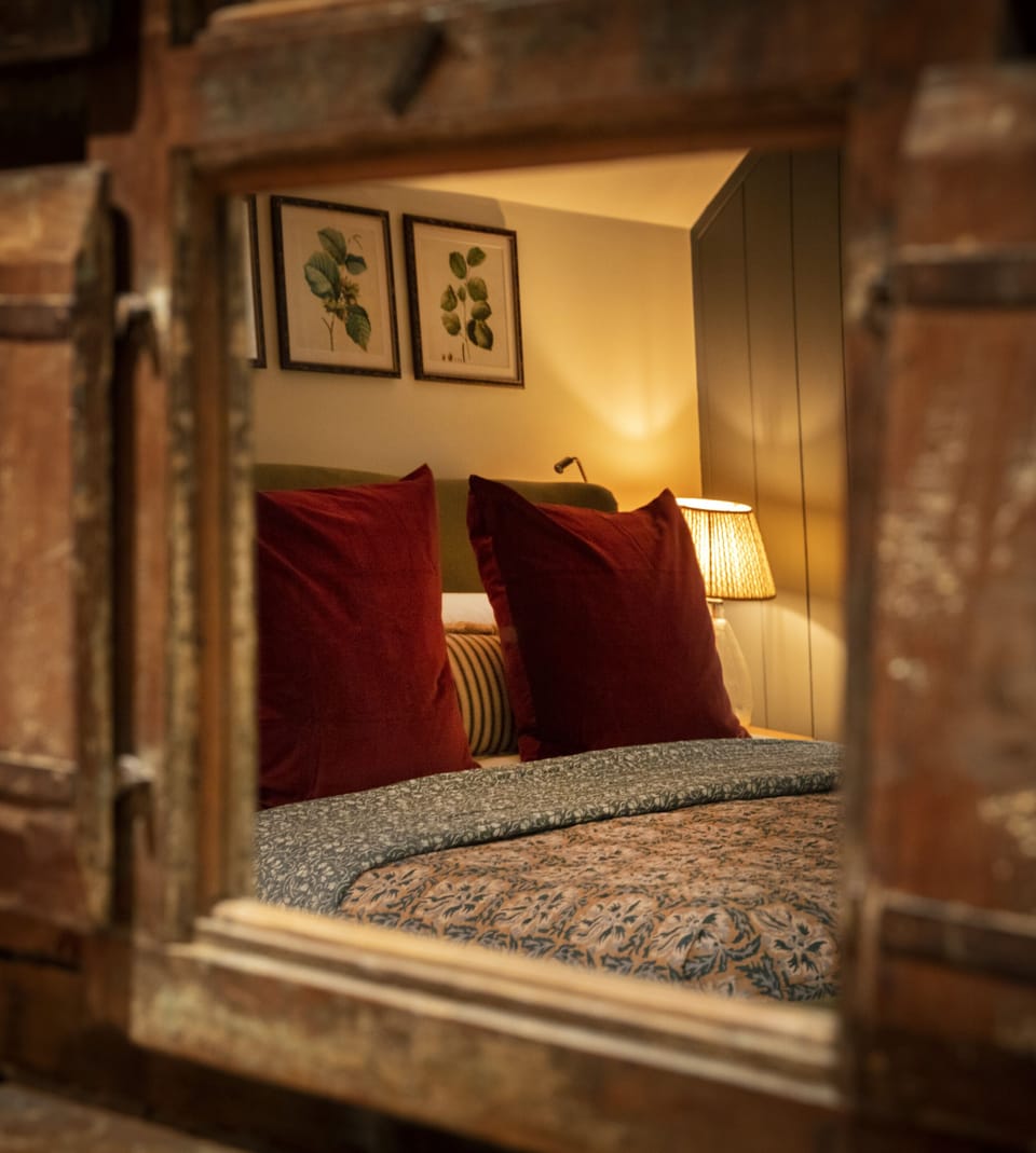 Premium Suite, Ensuite | Hypo-allergenic bedding, free WiFi