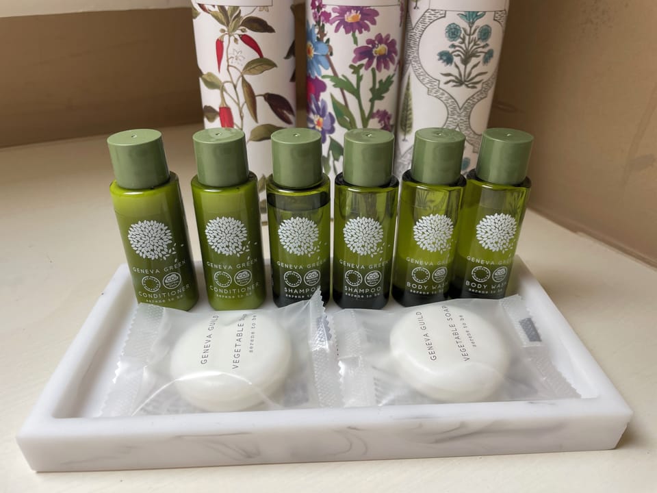 Standard Double Room | Bathroom | Hair dryer, towels, toilet paper