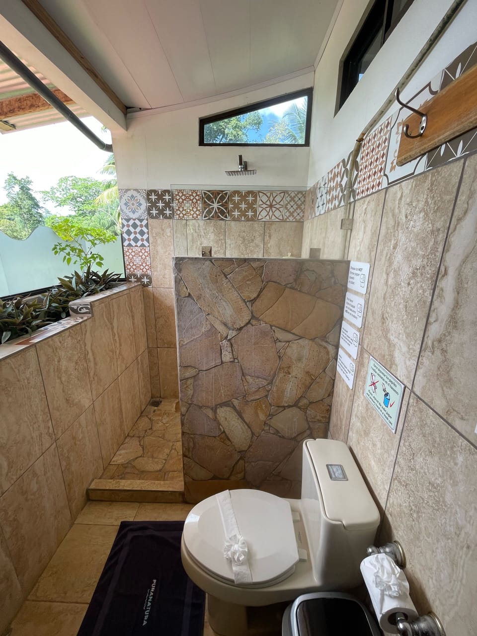 Quadruple Room with Sea View | Bathroom | Shower, rainfall showerhead, hair dryer (on request), towels