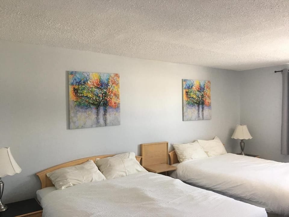 Double Room, Non Smoking | Desk, WiFi (free), bed sheets