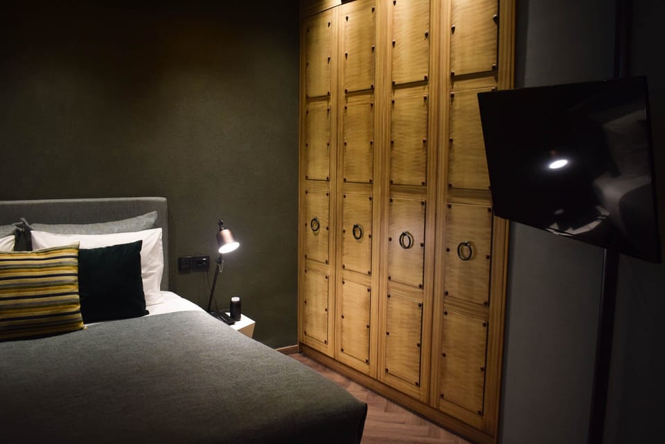 Double Room | Minibar, in-room safe, desk, laptop workspace