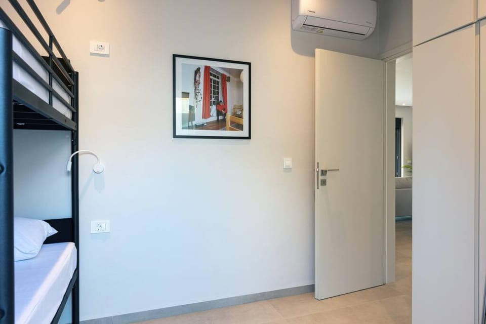 House | 3 bedrooms, soundproofing, high-speed internet